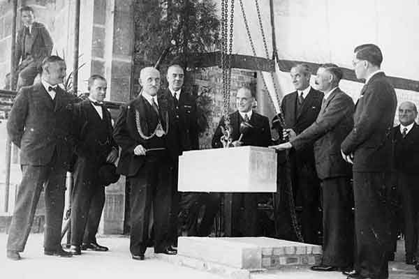 1936 - The foundation stone is laid for the new City Hall