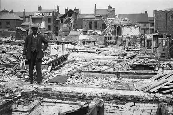 1935 - old buildings demolished on the site of the new city hall