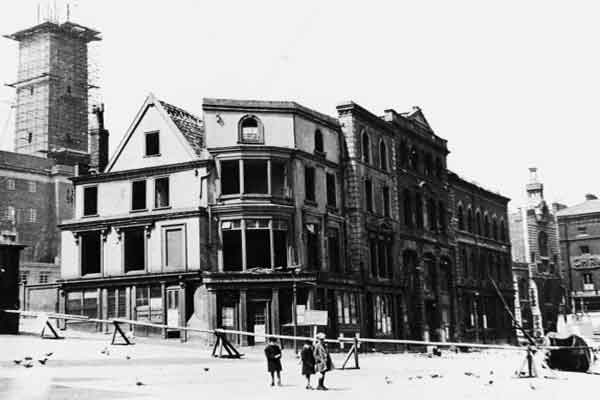 1938 - Old municiapl buildings are destroyed