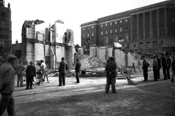 1938 - Old municiapl buildings are destroyed