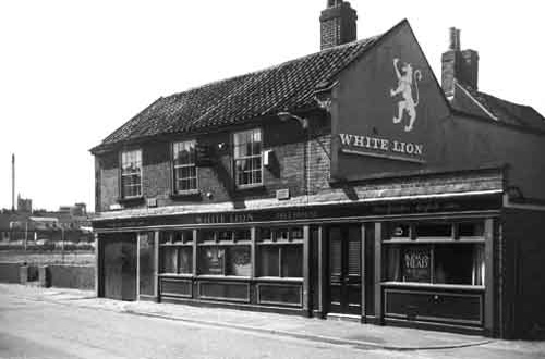 White Lion, Oak Street